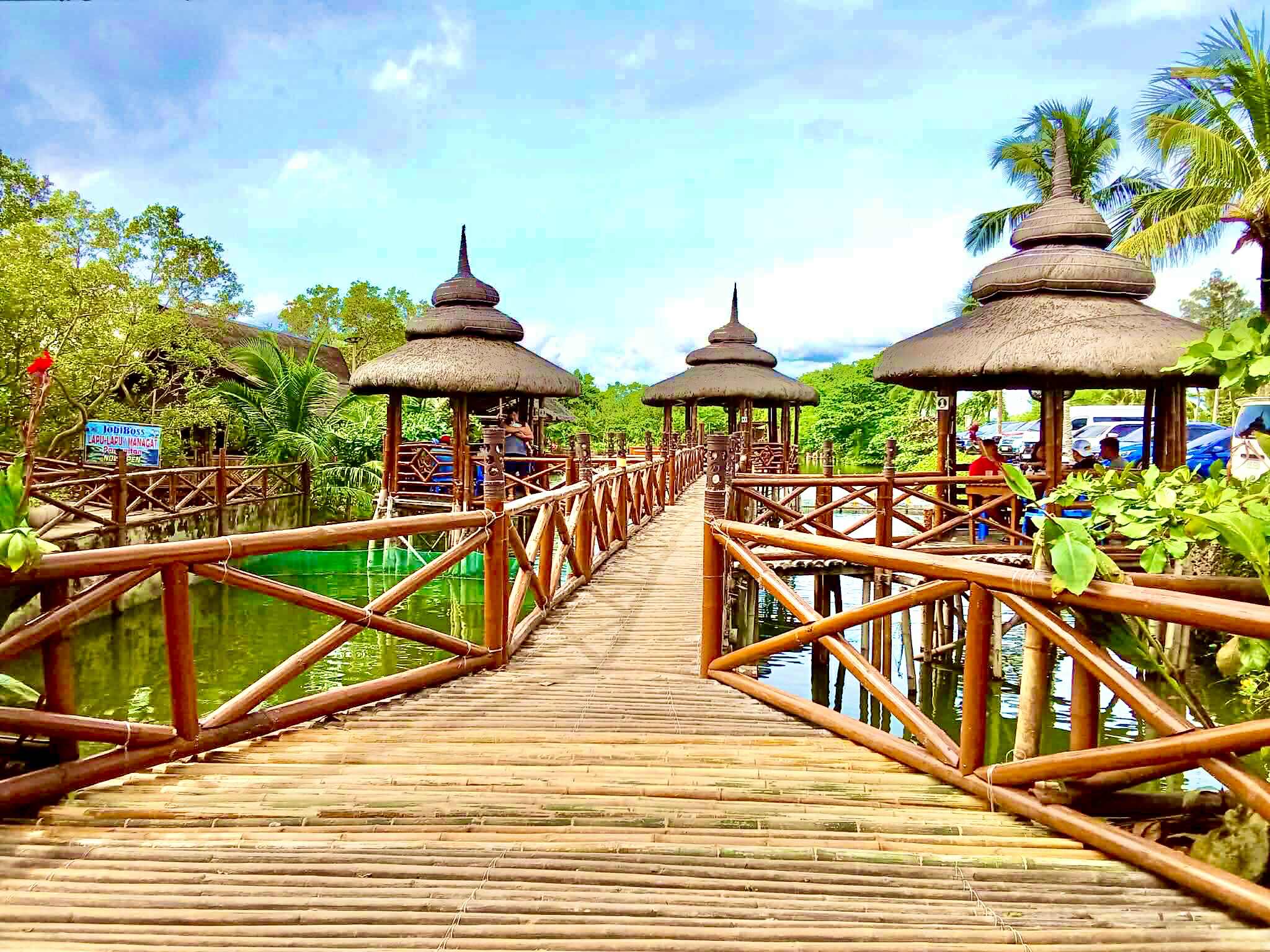 Jobiboss Seafoods and Grill