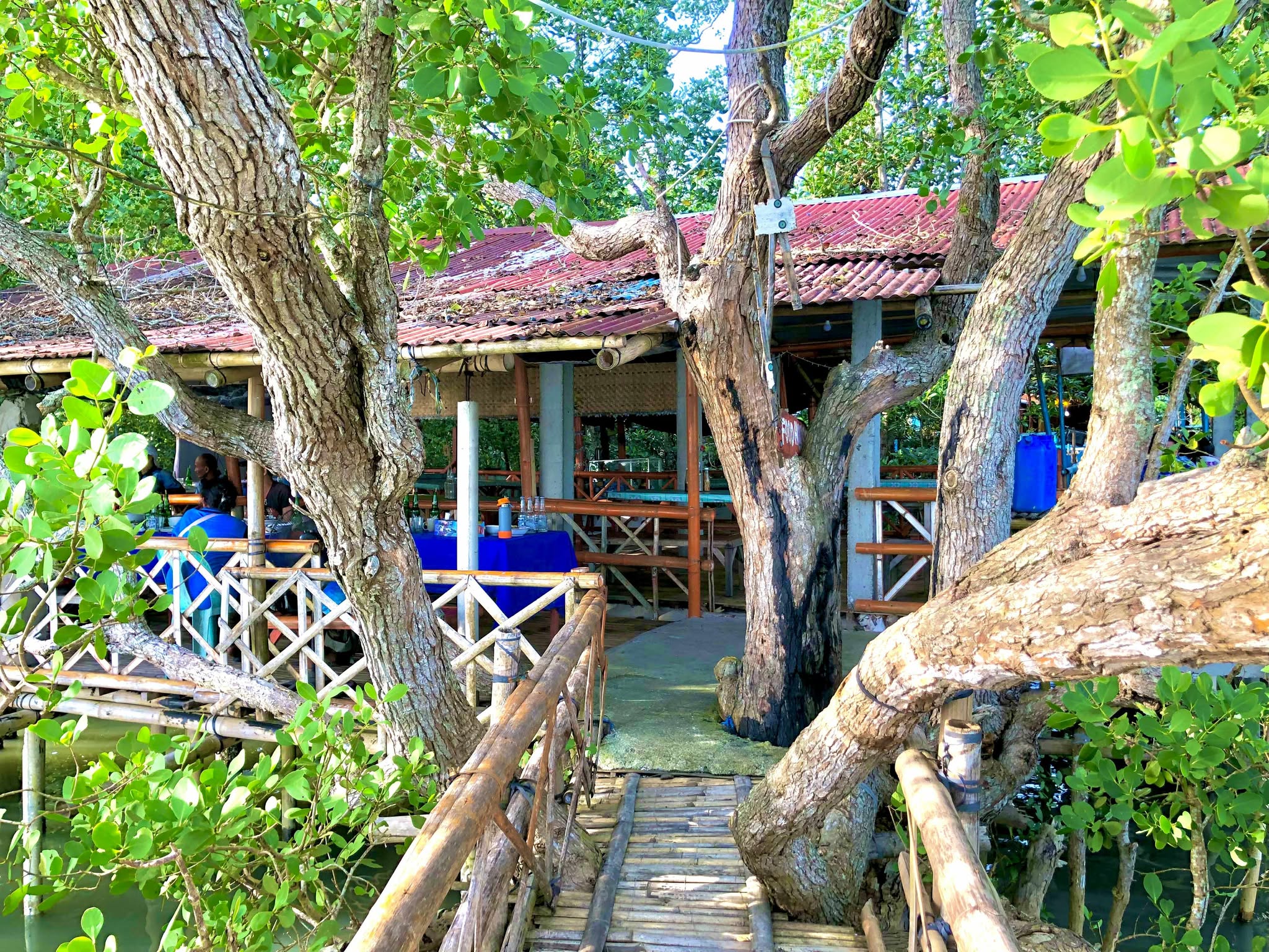 Pan's Food House and Flooting Cottage