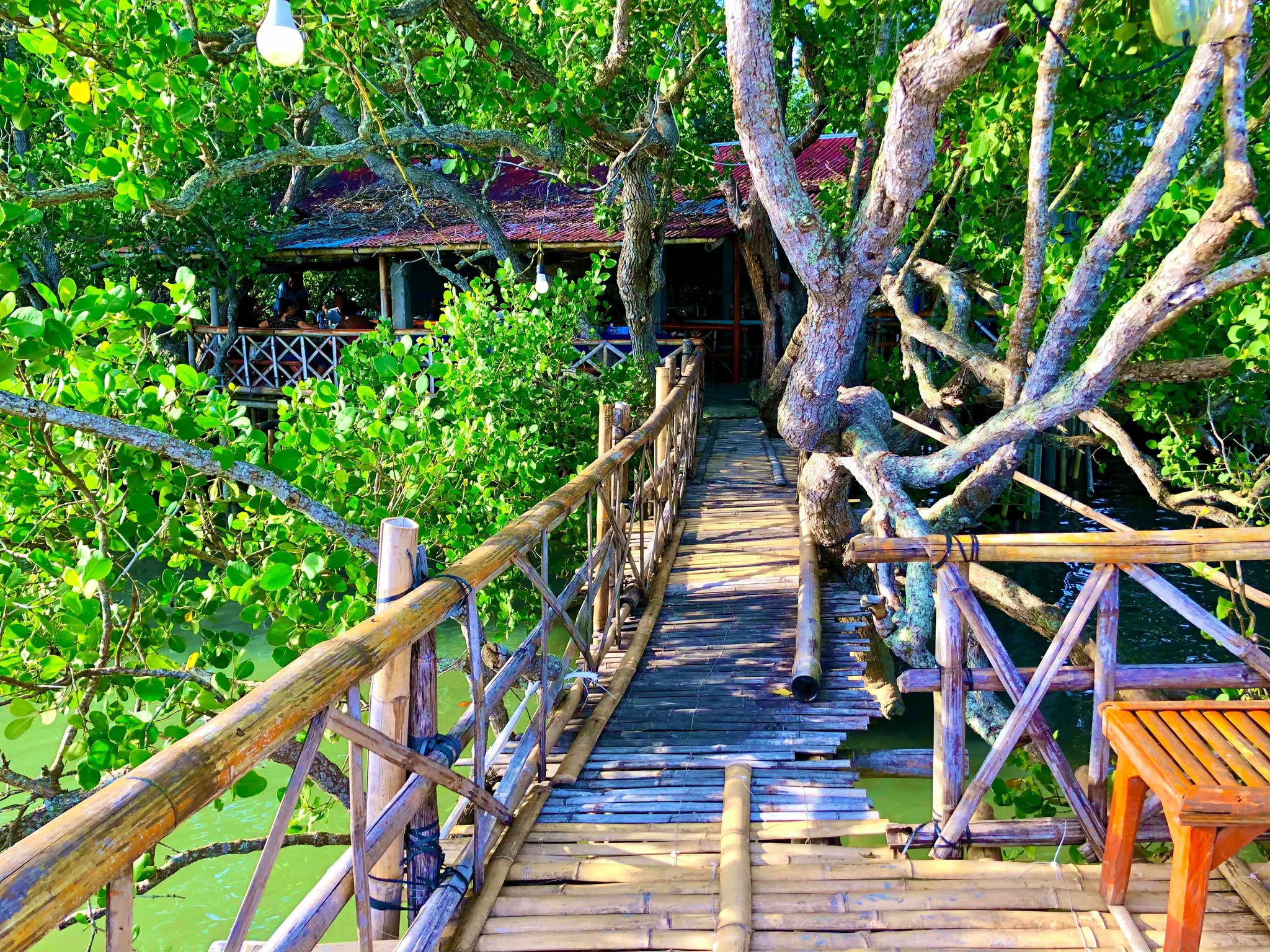 Pan's Food House and Flooting Cottage